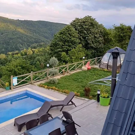 Mountain Dag Evi בית נופש *